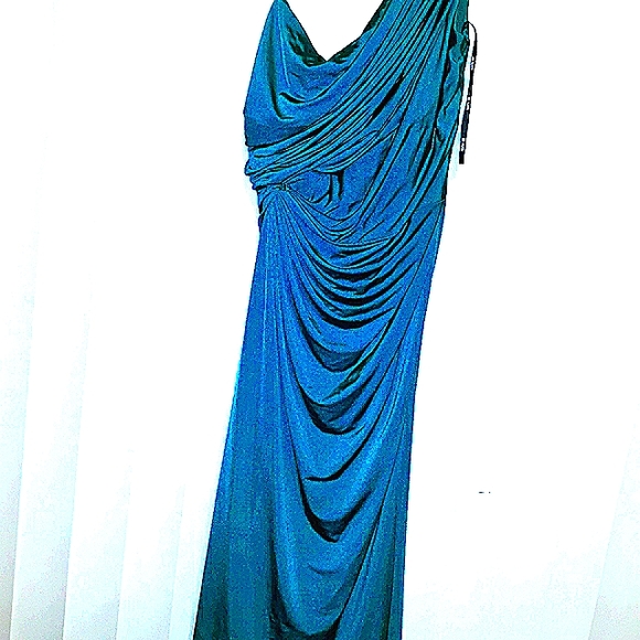 Dress - Picture 3 of 5